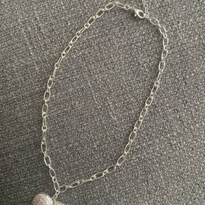 Elegant Silver Necklace with Sparkling Pendant